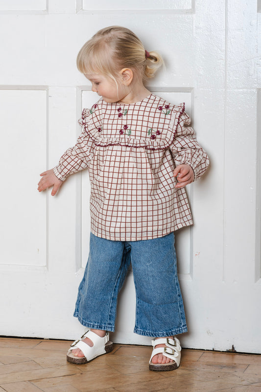 organic cotton blouse for children with puff sleeves and cherry embroidery 